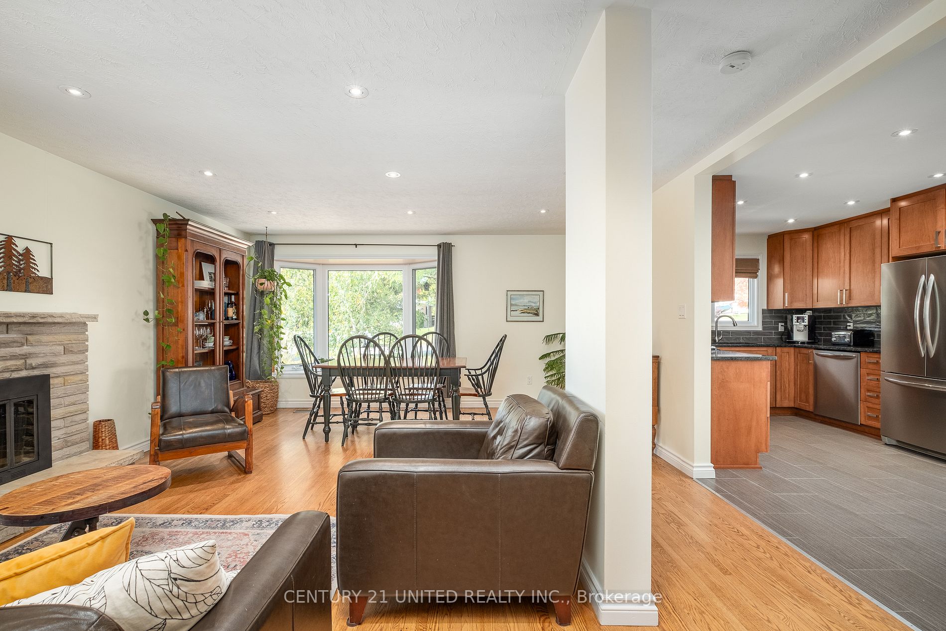 1278 Royal Dr