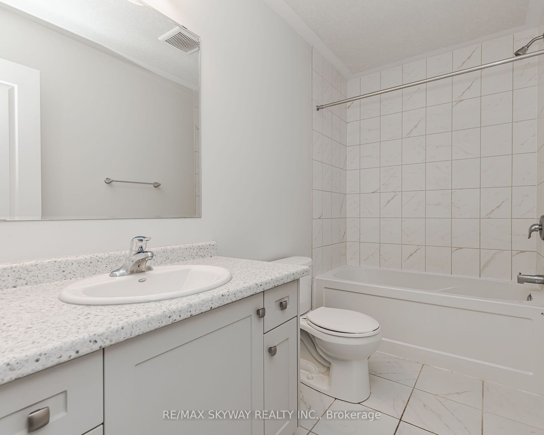 311 Woolwich St, #5