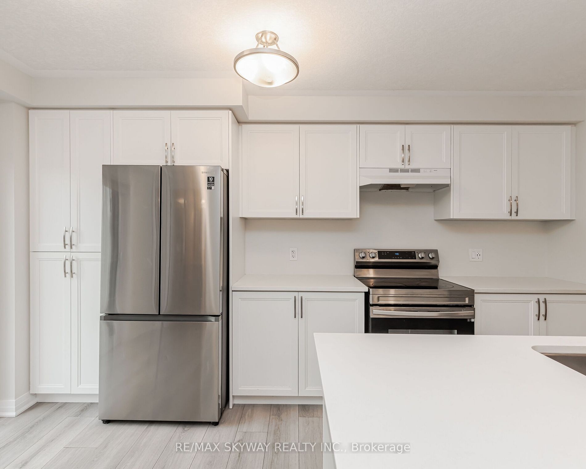 311 Woolwich St, #5