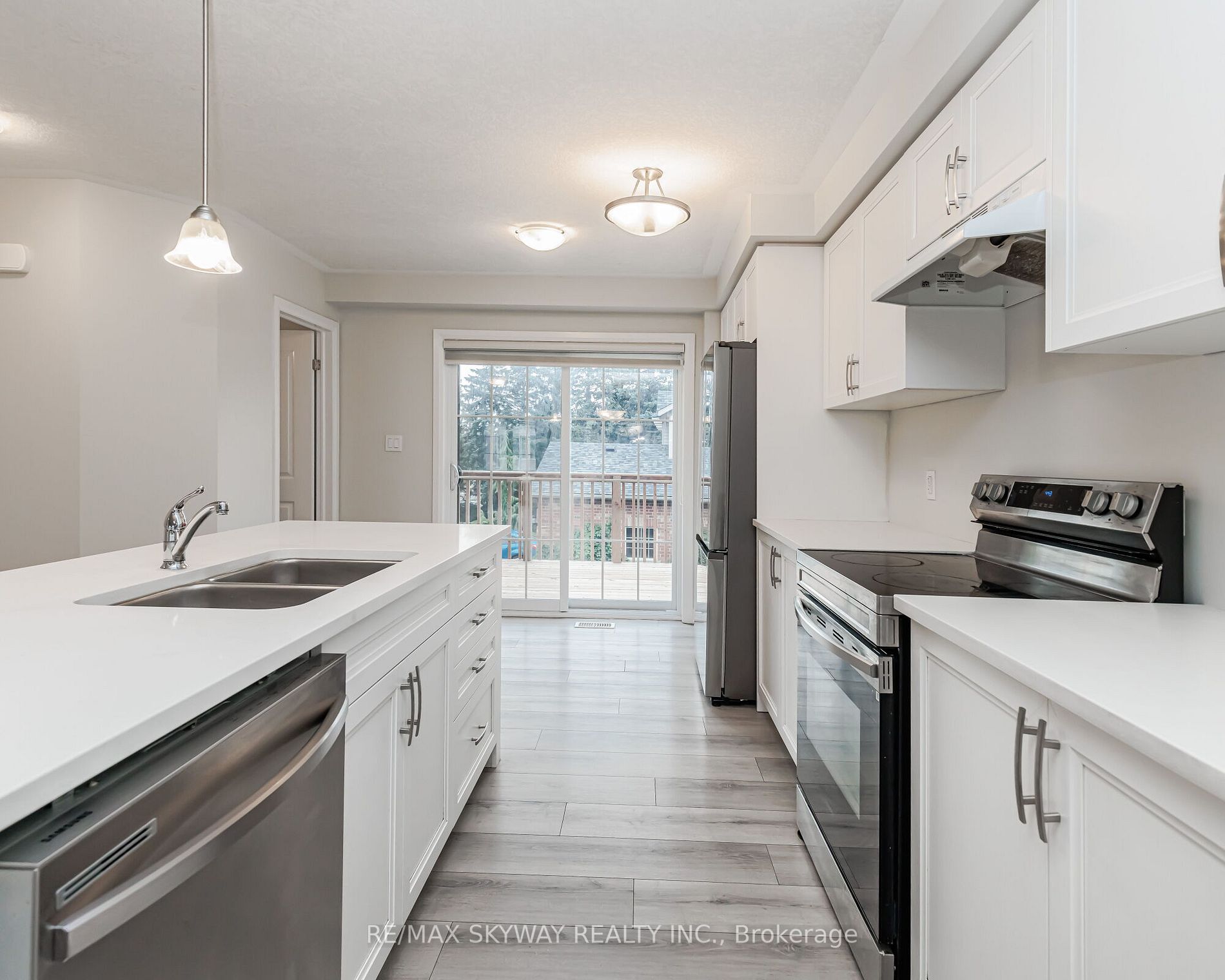 311 Woolwich St, #5