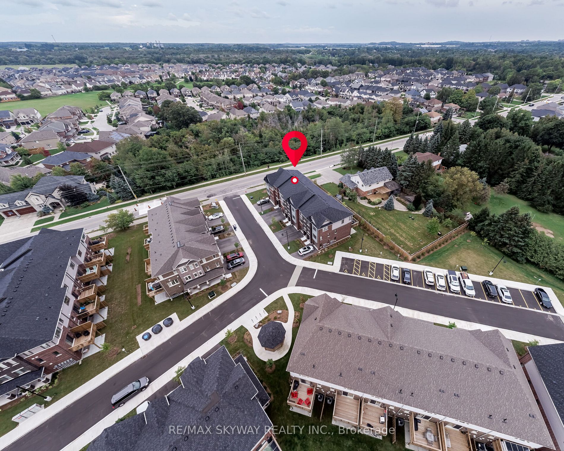 311 Woolwich St, #5