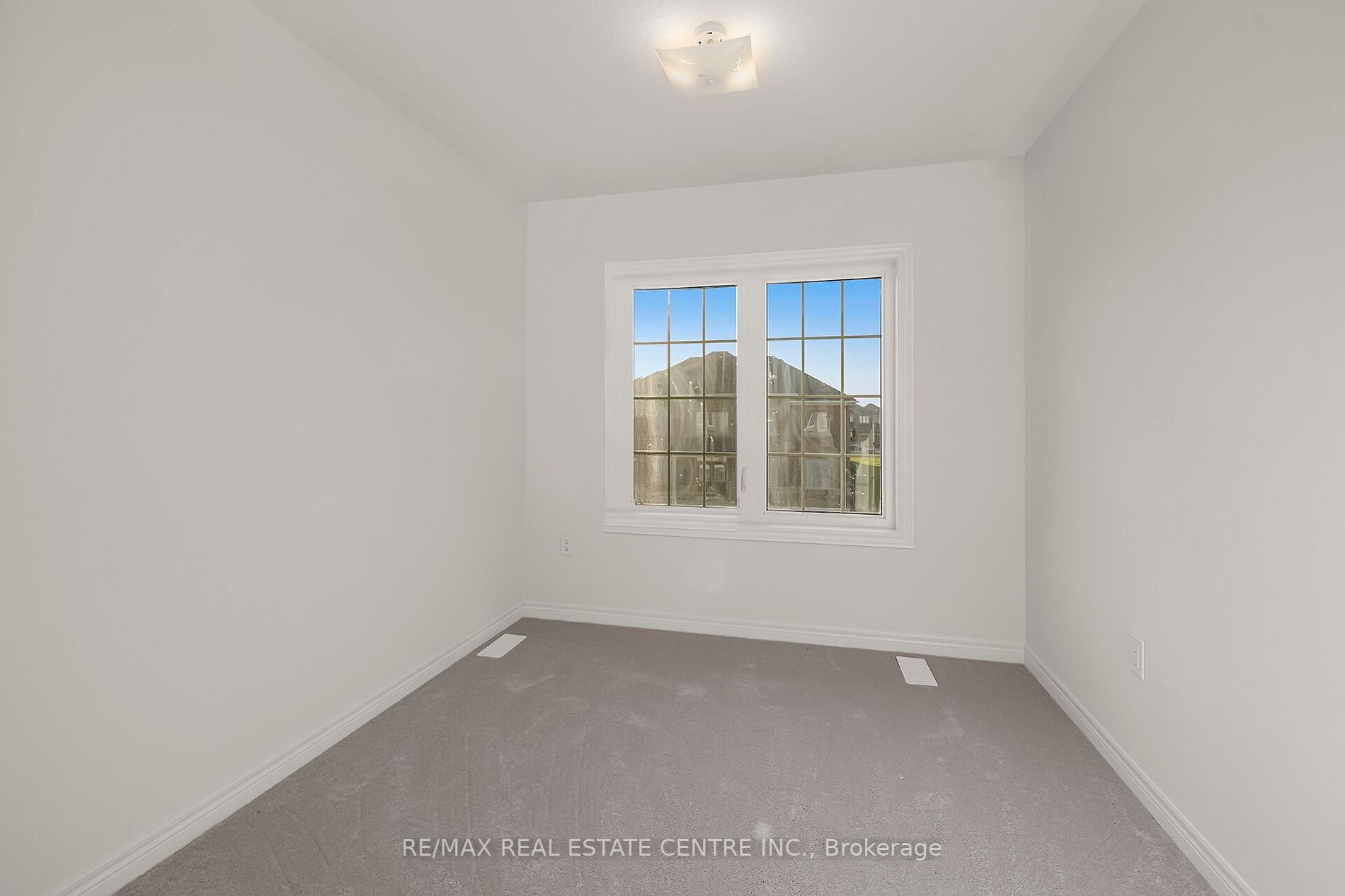 472 Black Cherry Cres