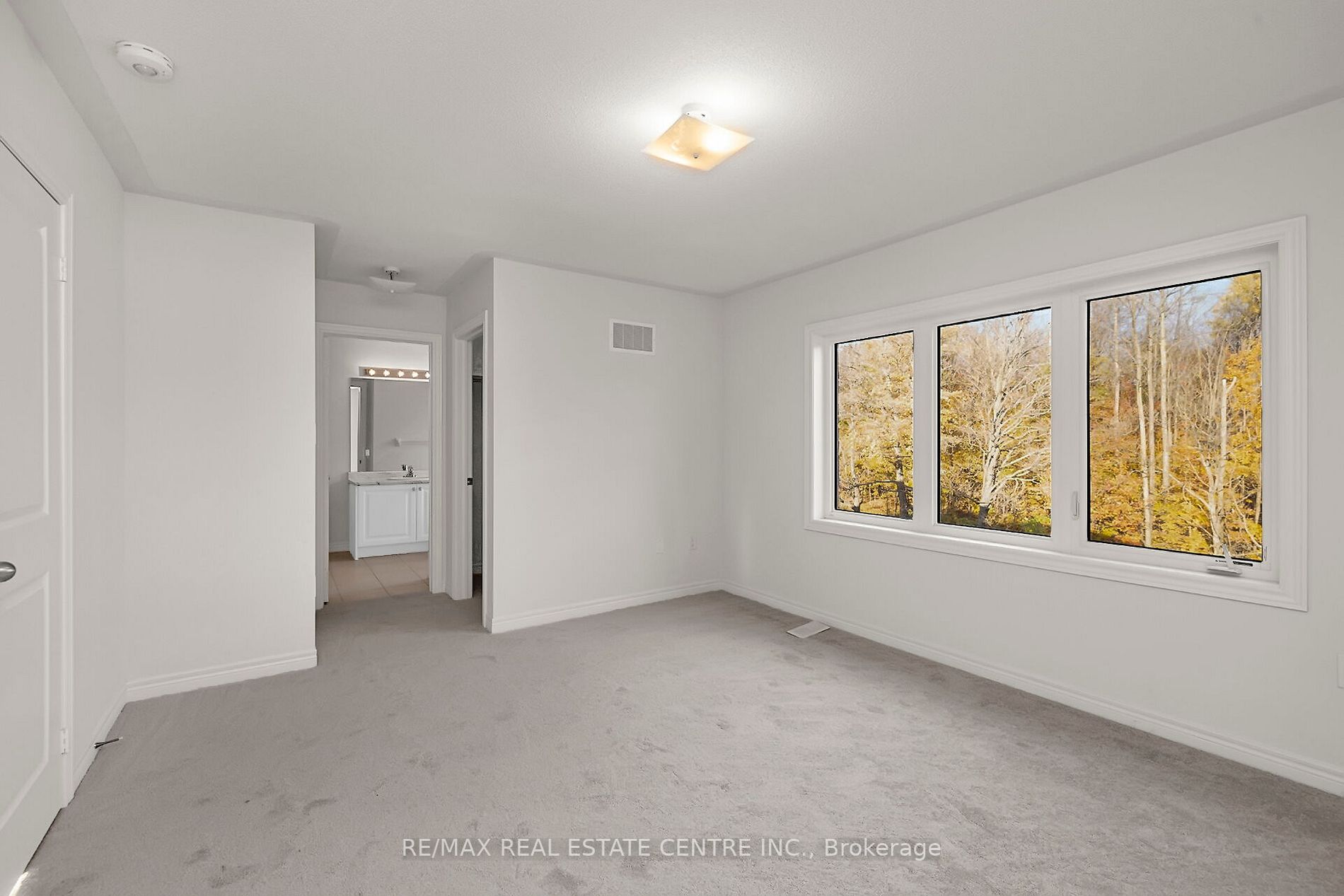 472 Black Cherry Cres