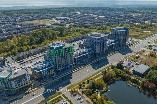 460 Dundas St E, #713