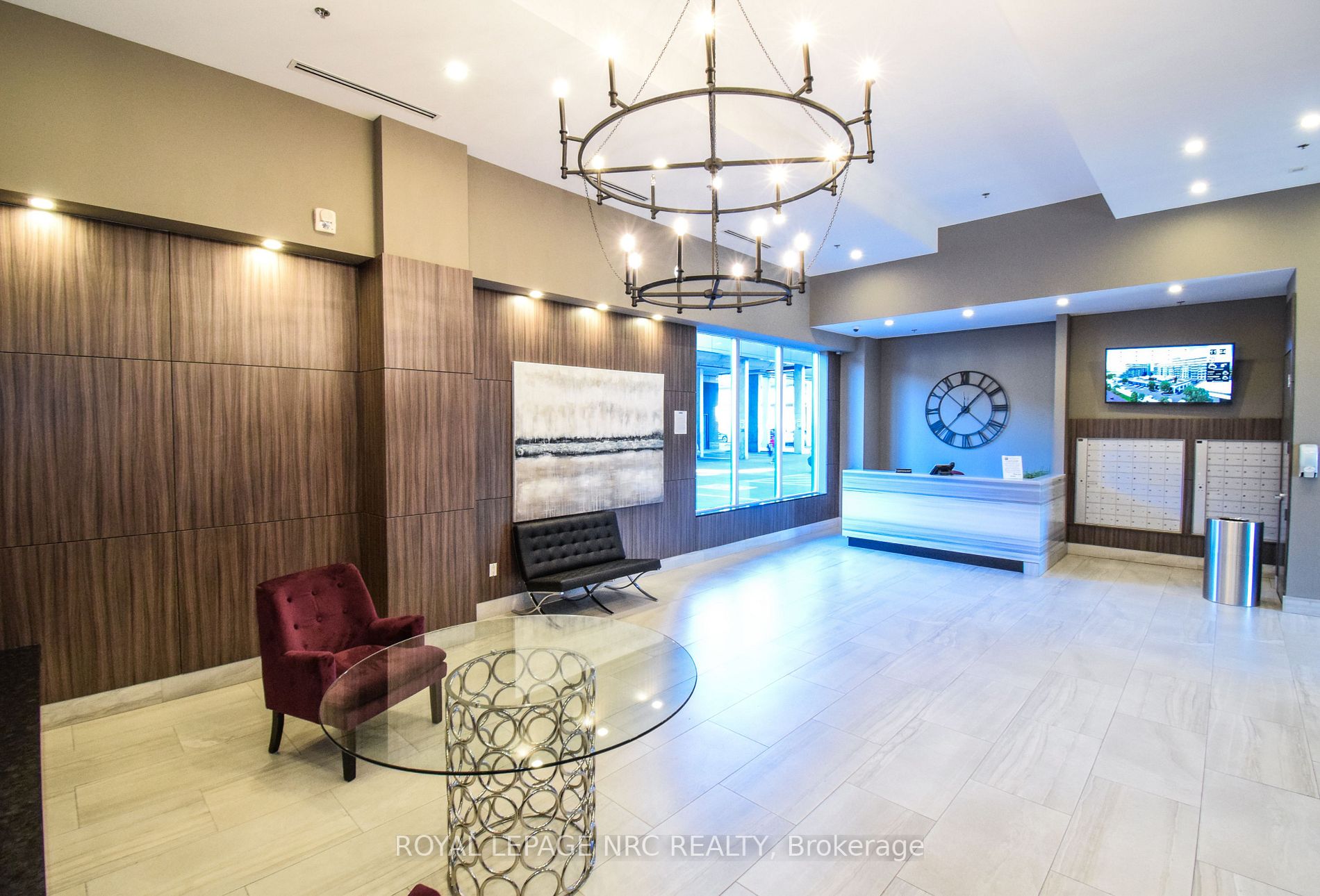 560 North Service Rd, #506