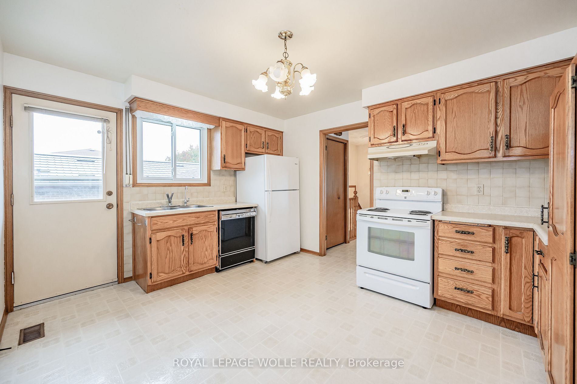 131 Countryside Crescent