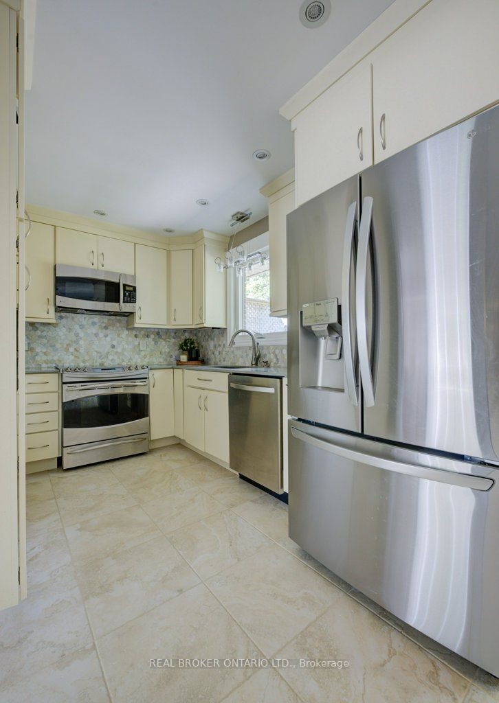 96 Mccarron Cres