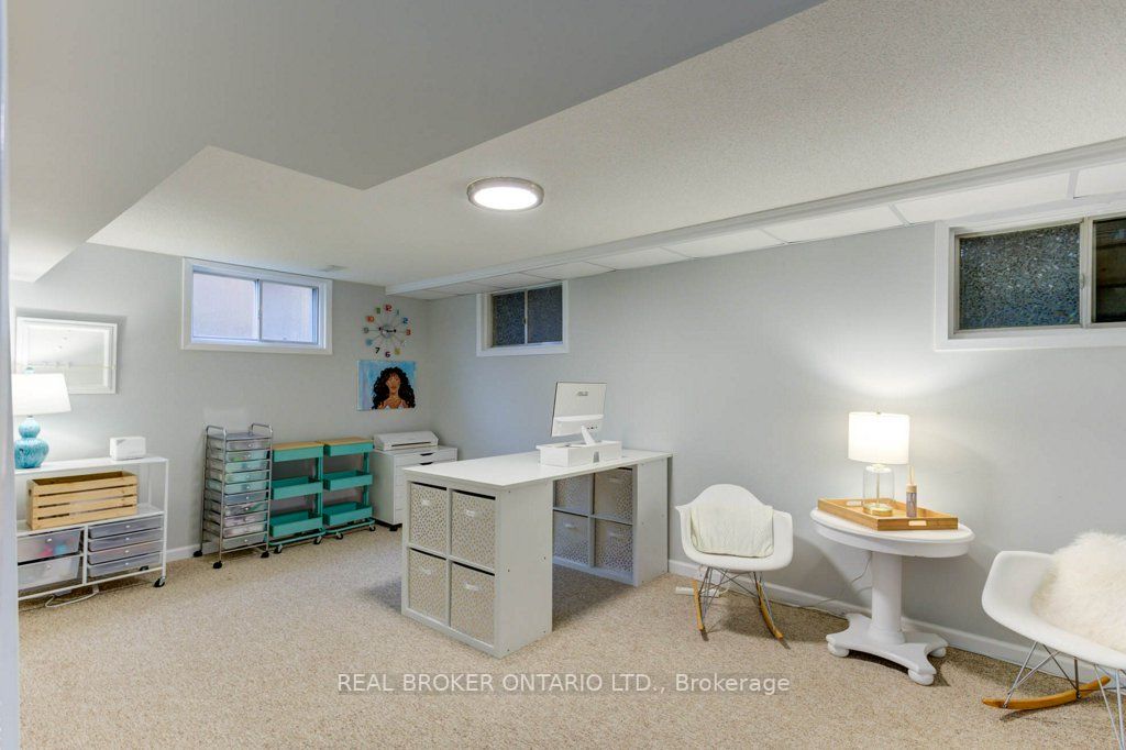 96 Mccarron Cres