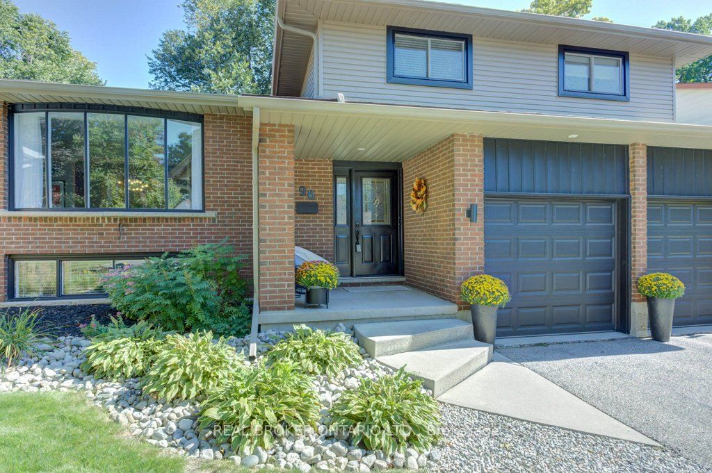 96 Mccarron Cres