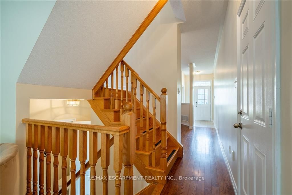22 Glendarling Cres