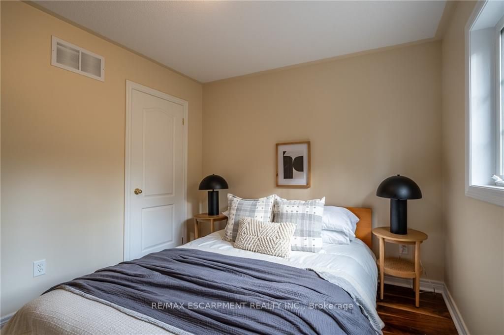 22 Glendarling Cres