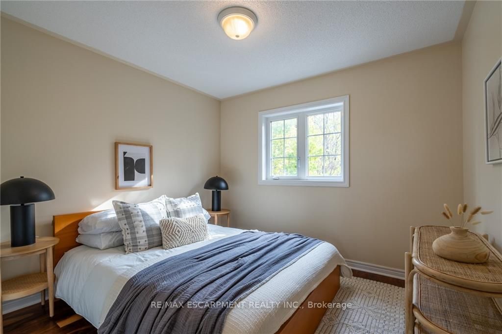 22 Glendarling Cres