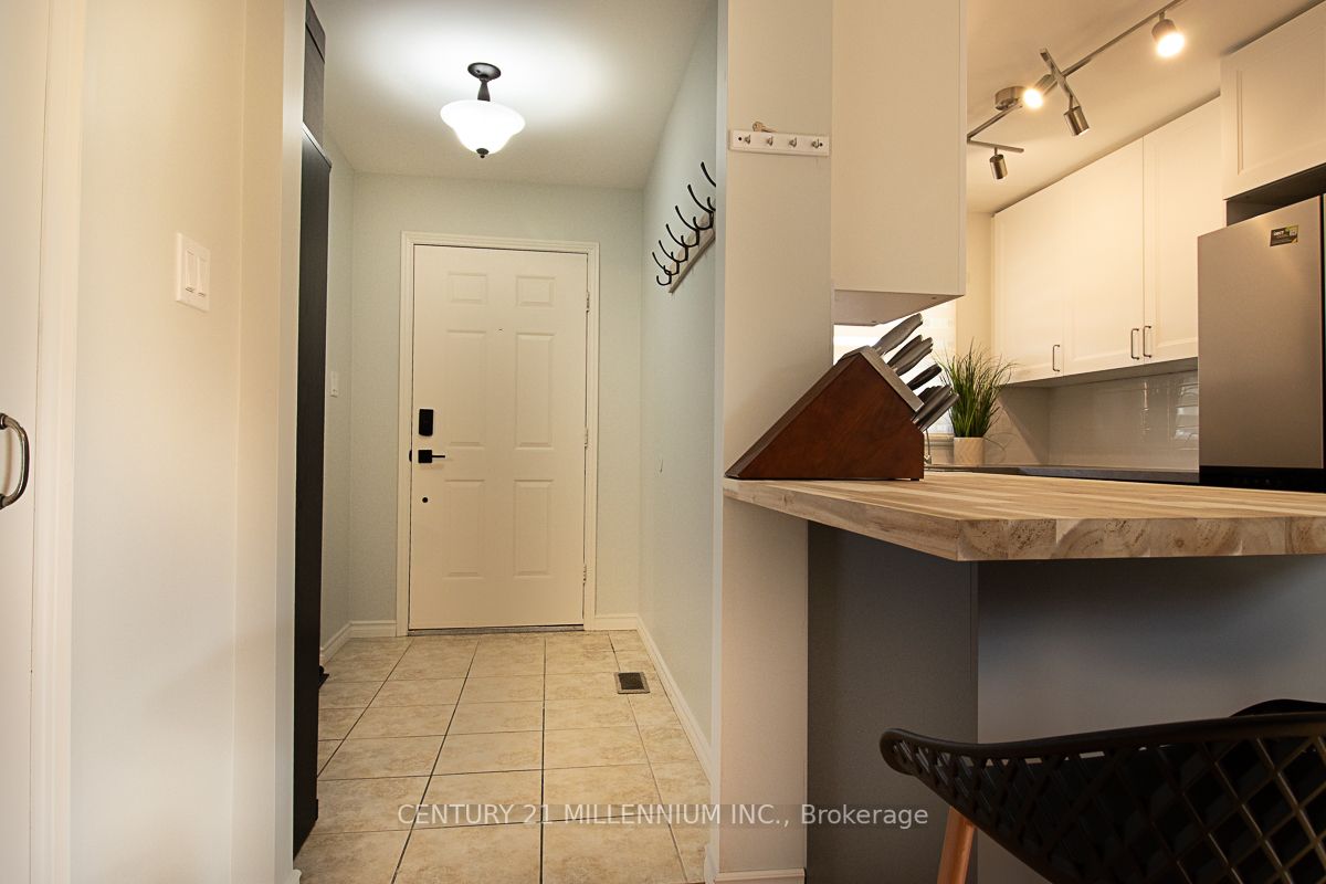 128 Westvale Dr