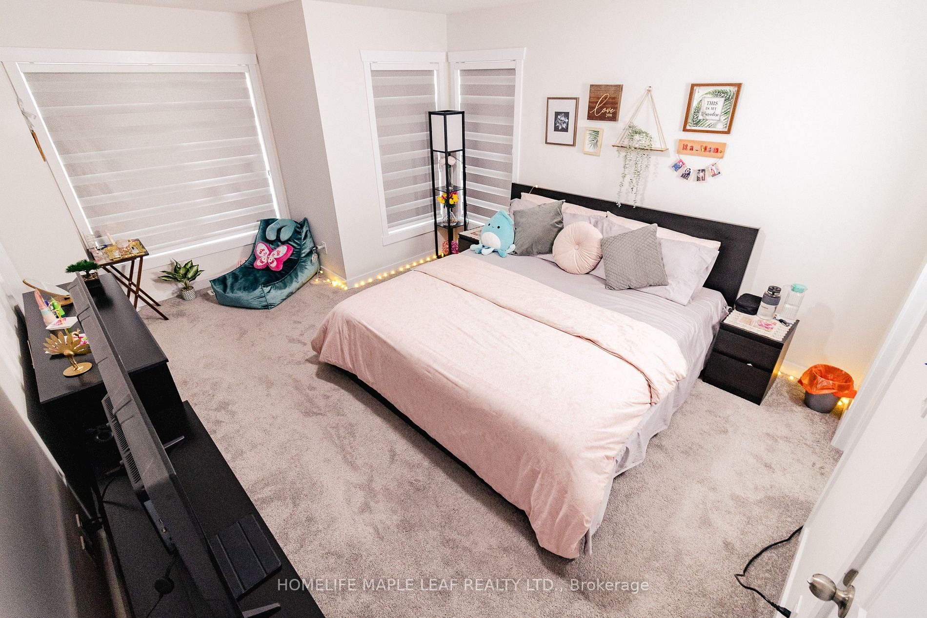 68 Moon Cres