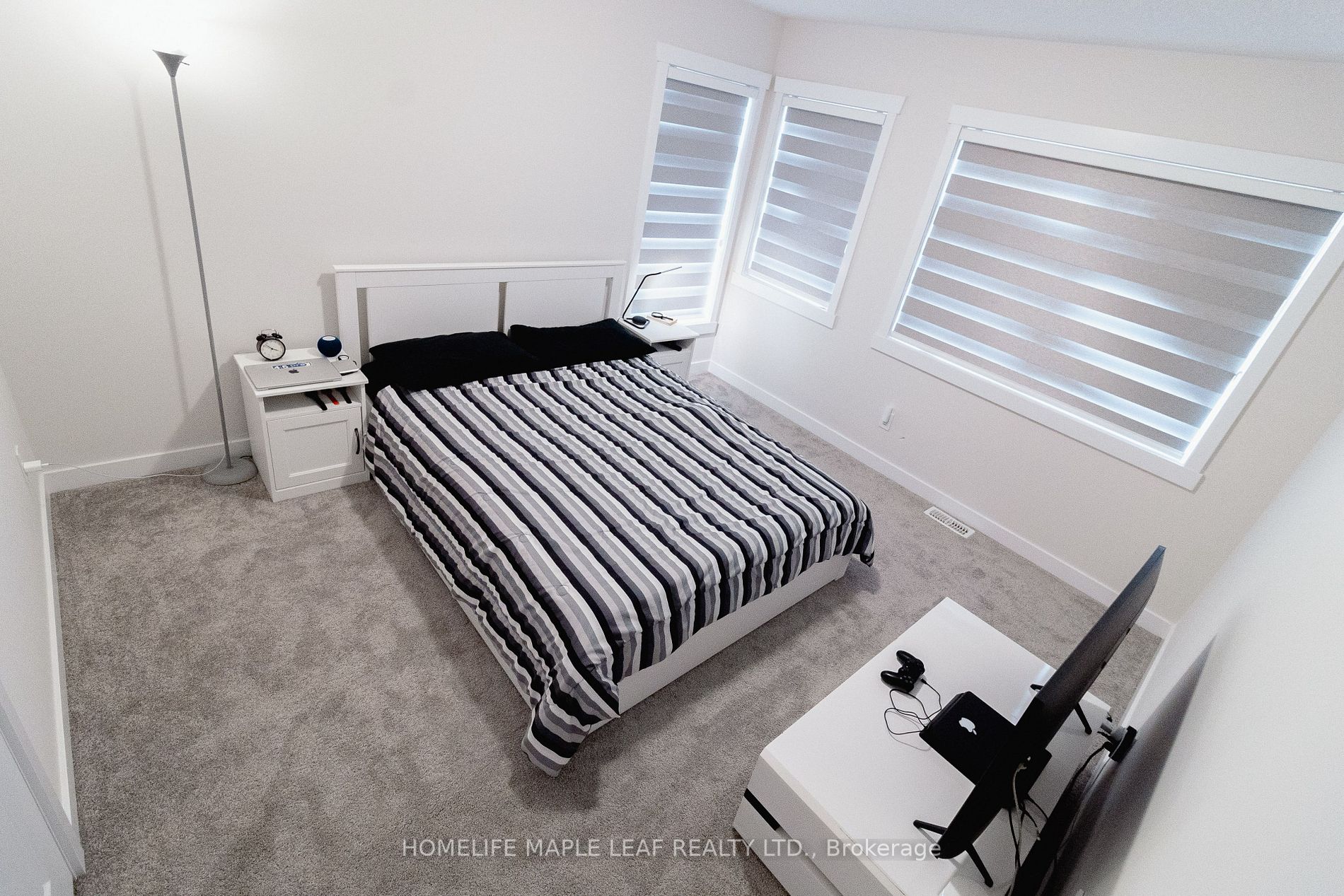 68 Moon Cres