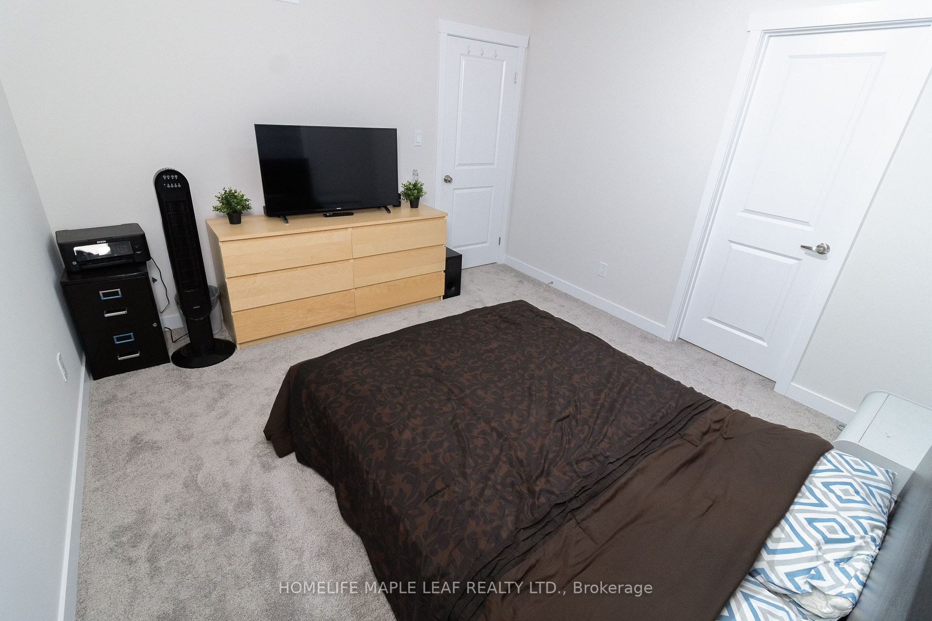 68 Moon Cres