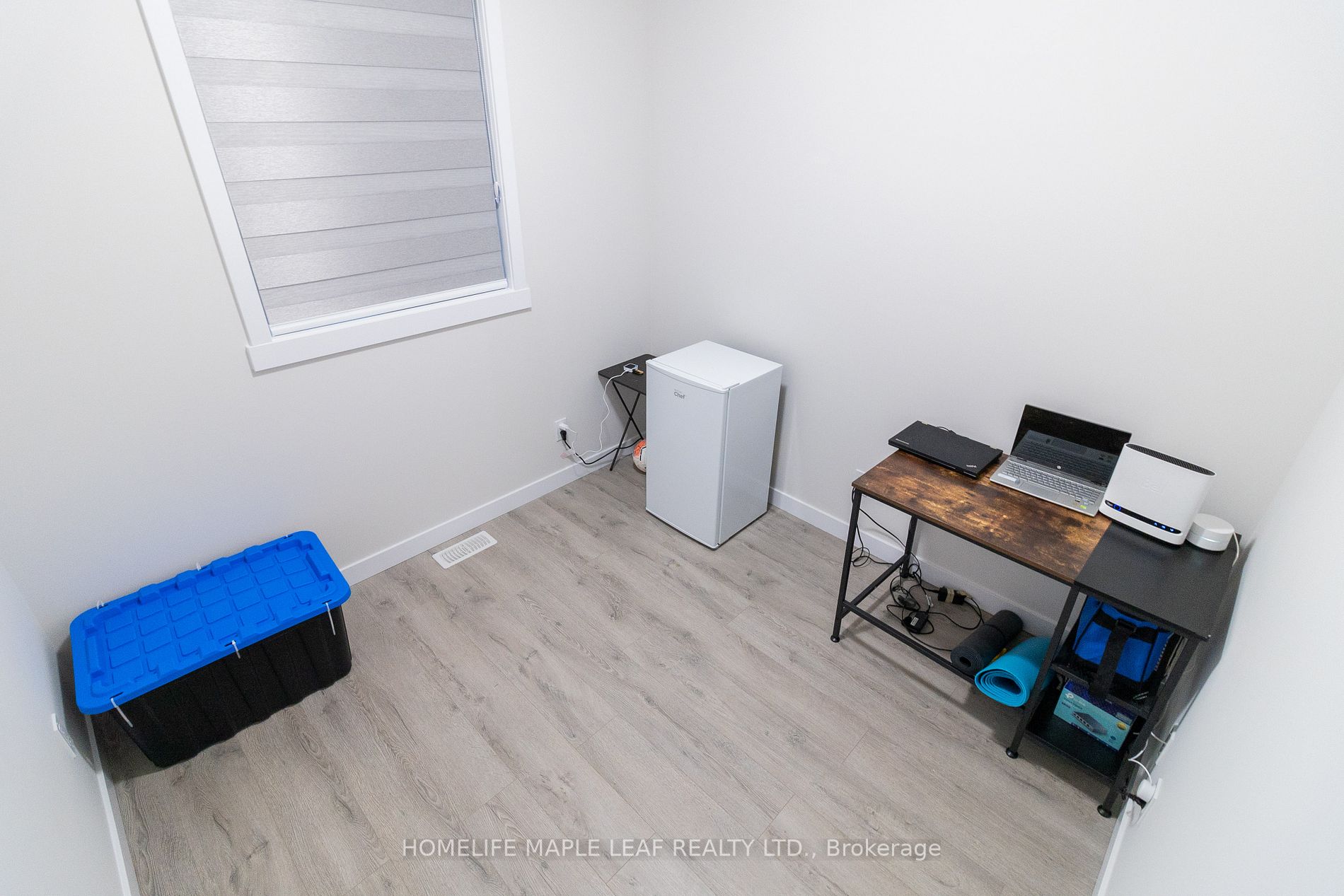 68 Moon Cres