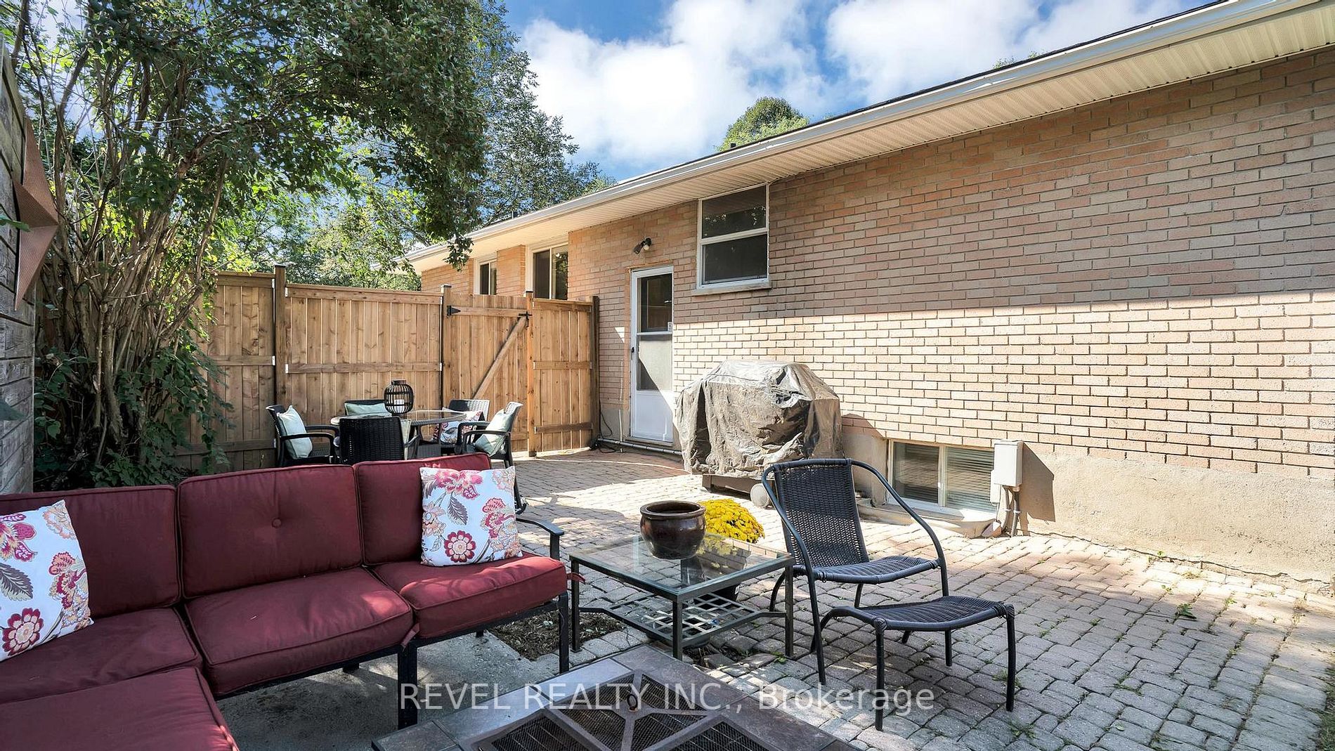 73 Cottonwood Cres
