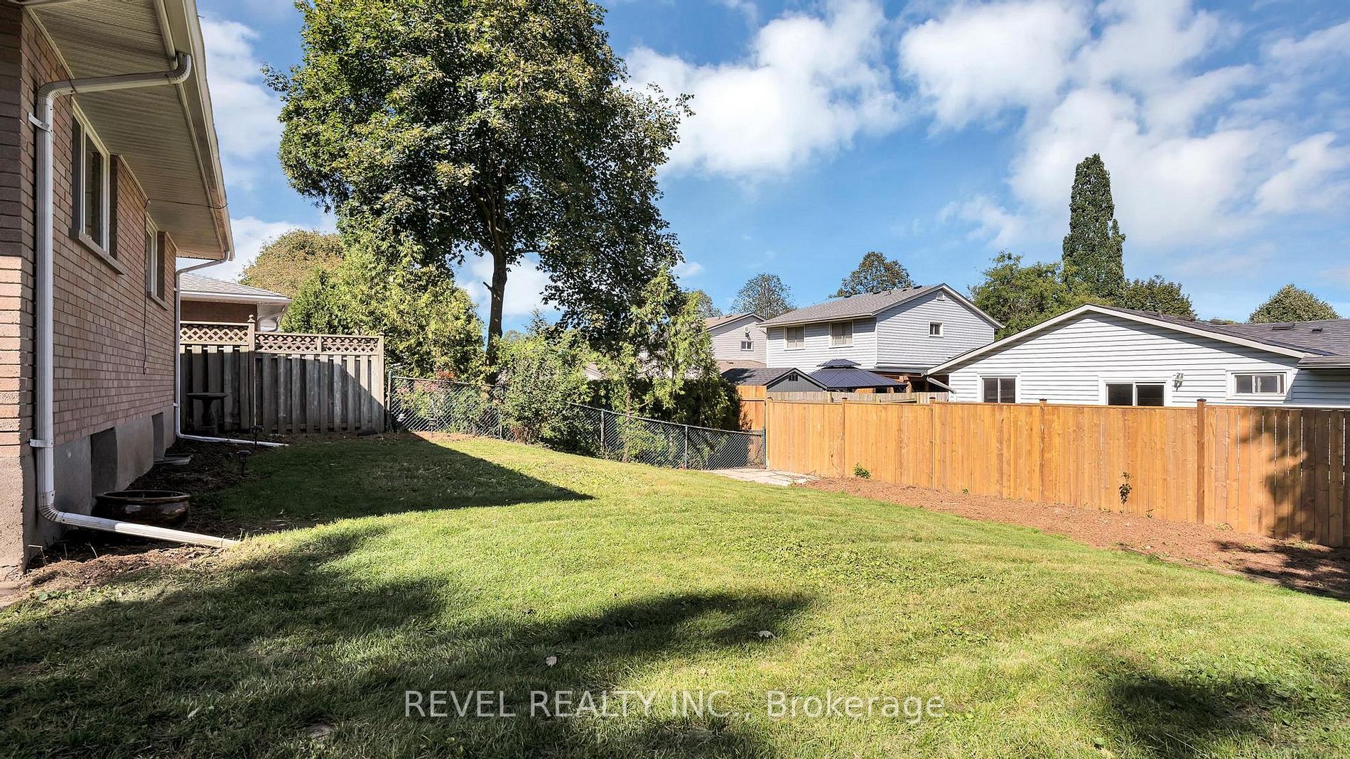 73 Cottonwood Cres