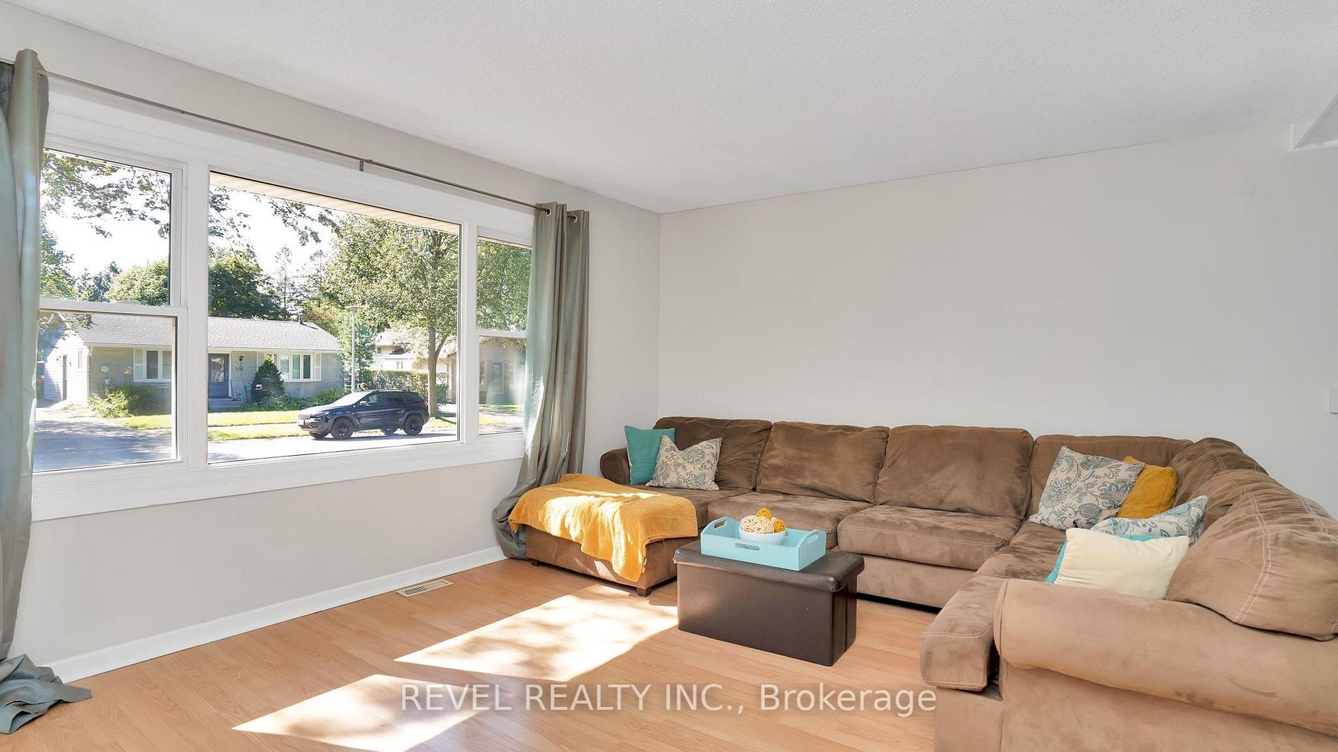 73 Cottonwood Cres