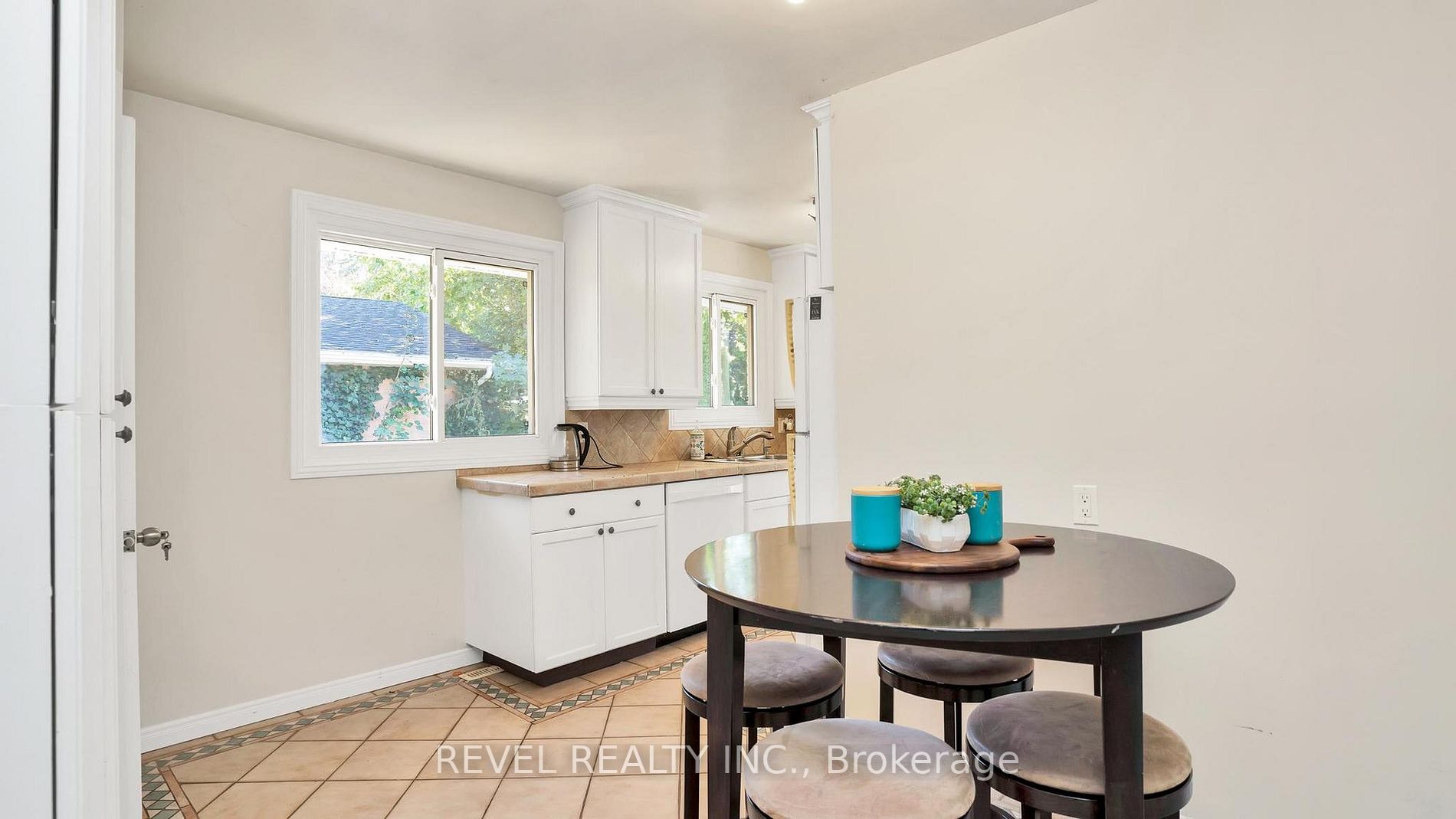 73 Cottonwood Cres