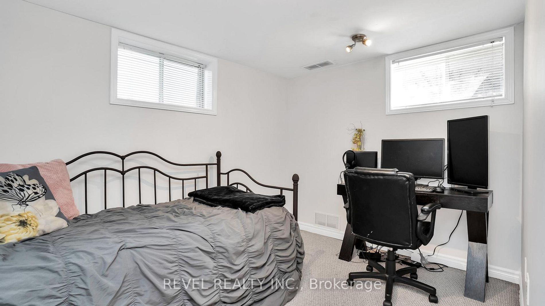 73 Cottonwood Cres