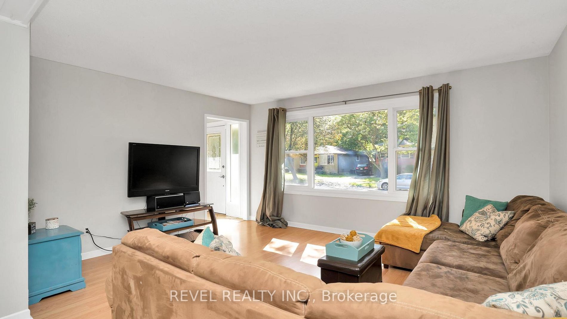 73 Cottonwood Cres