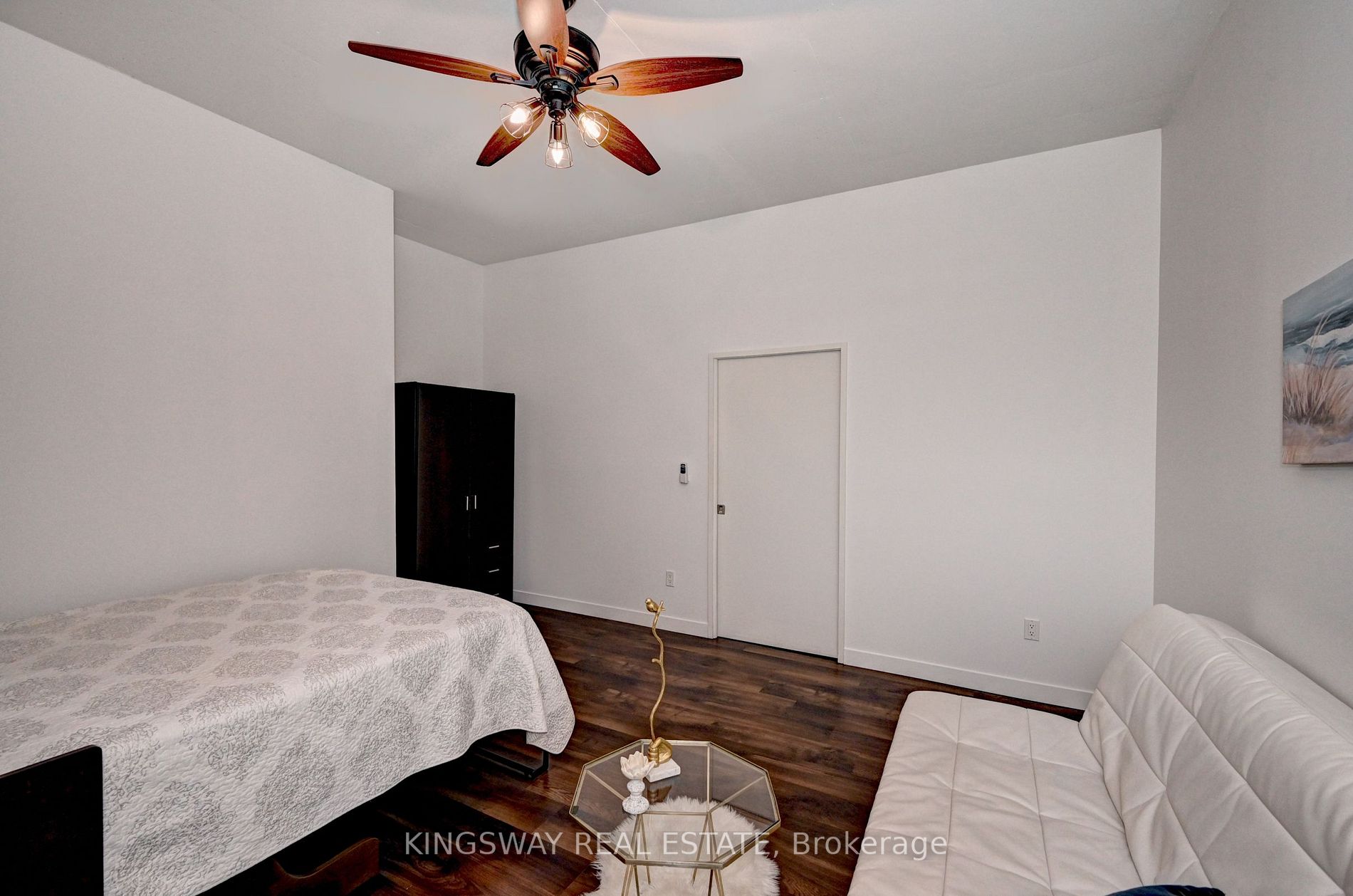 191 King St S, #512