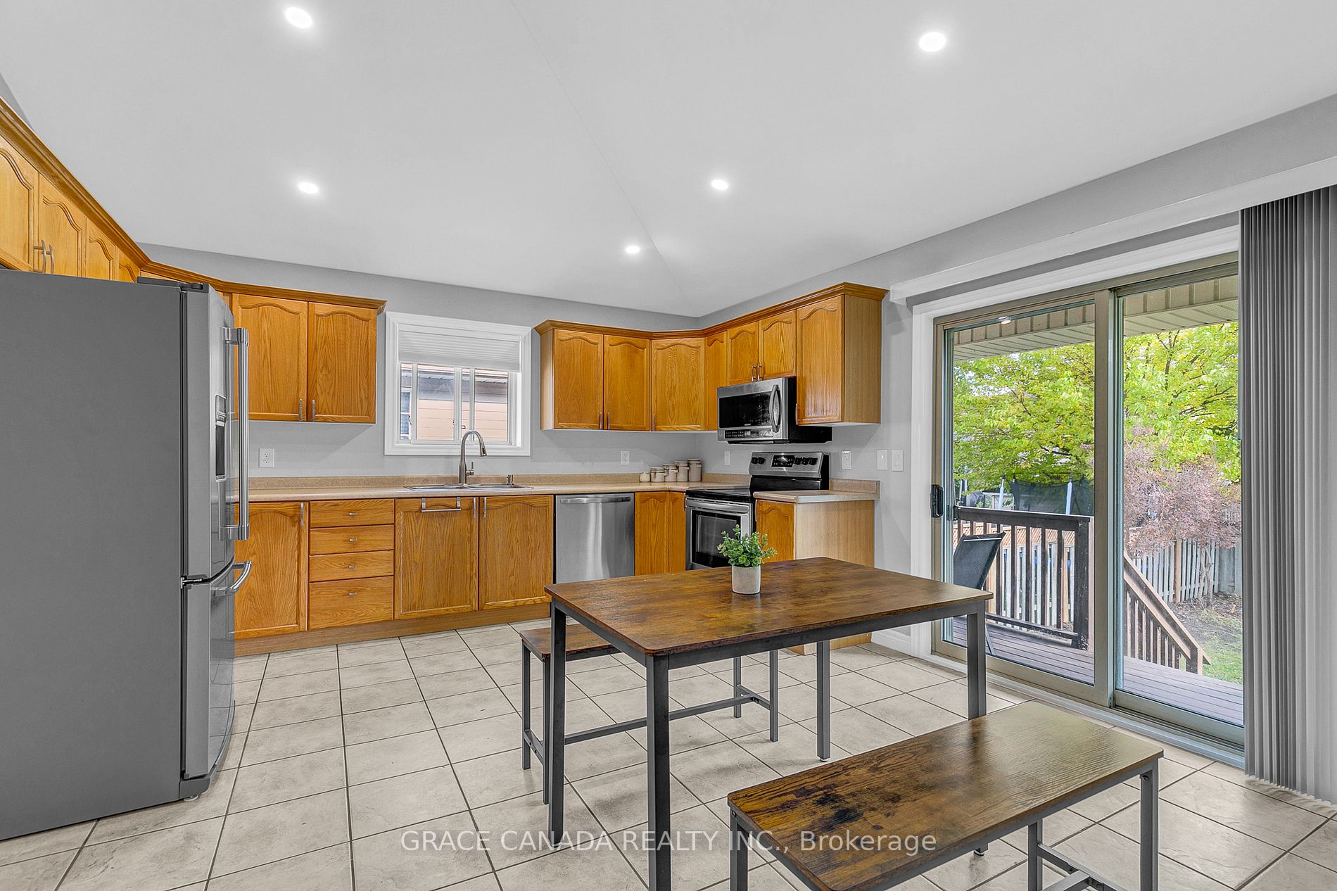 962 Bellagio Dr