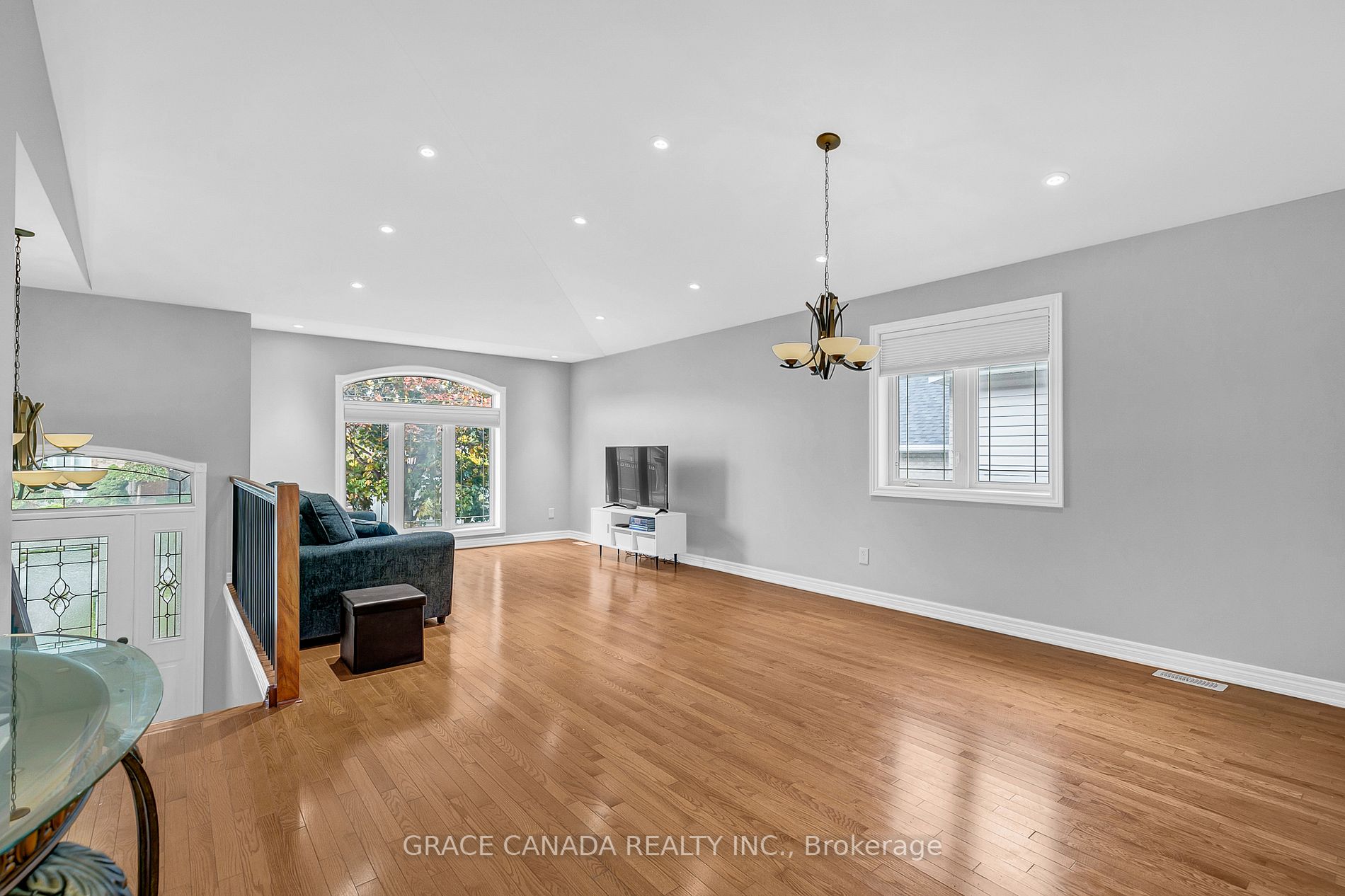 962 Bellagio Dr