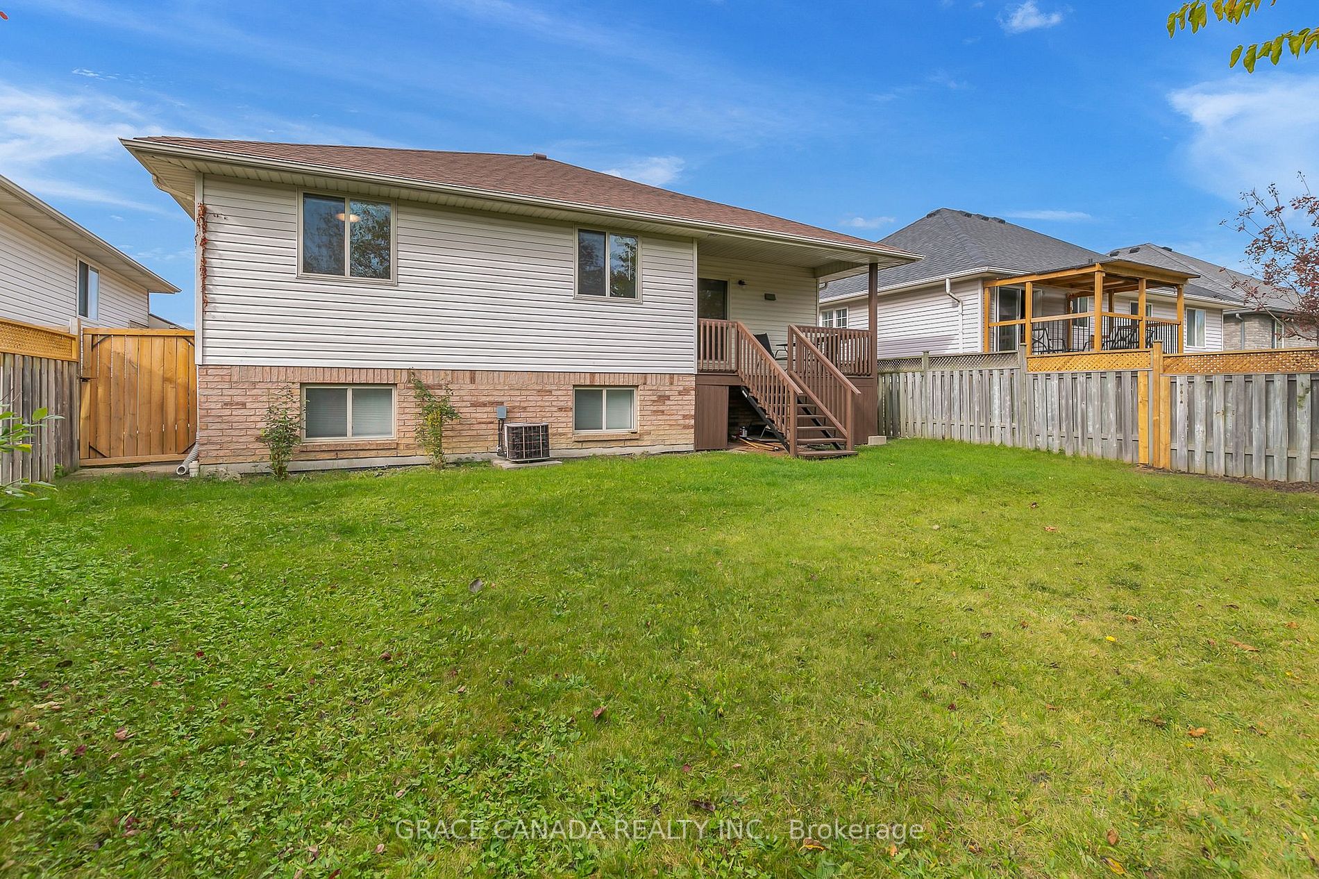 962 Bellagio Dr