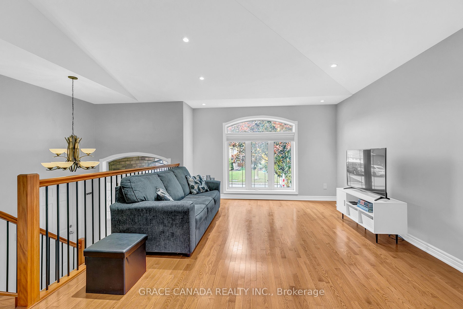 962 Bellagio Dr