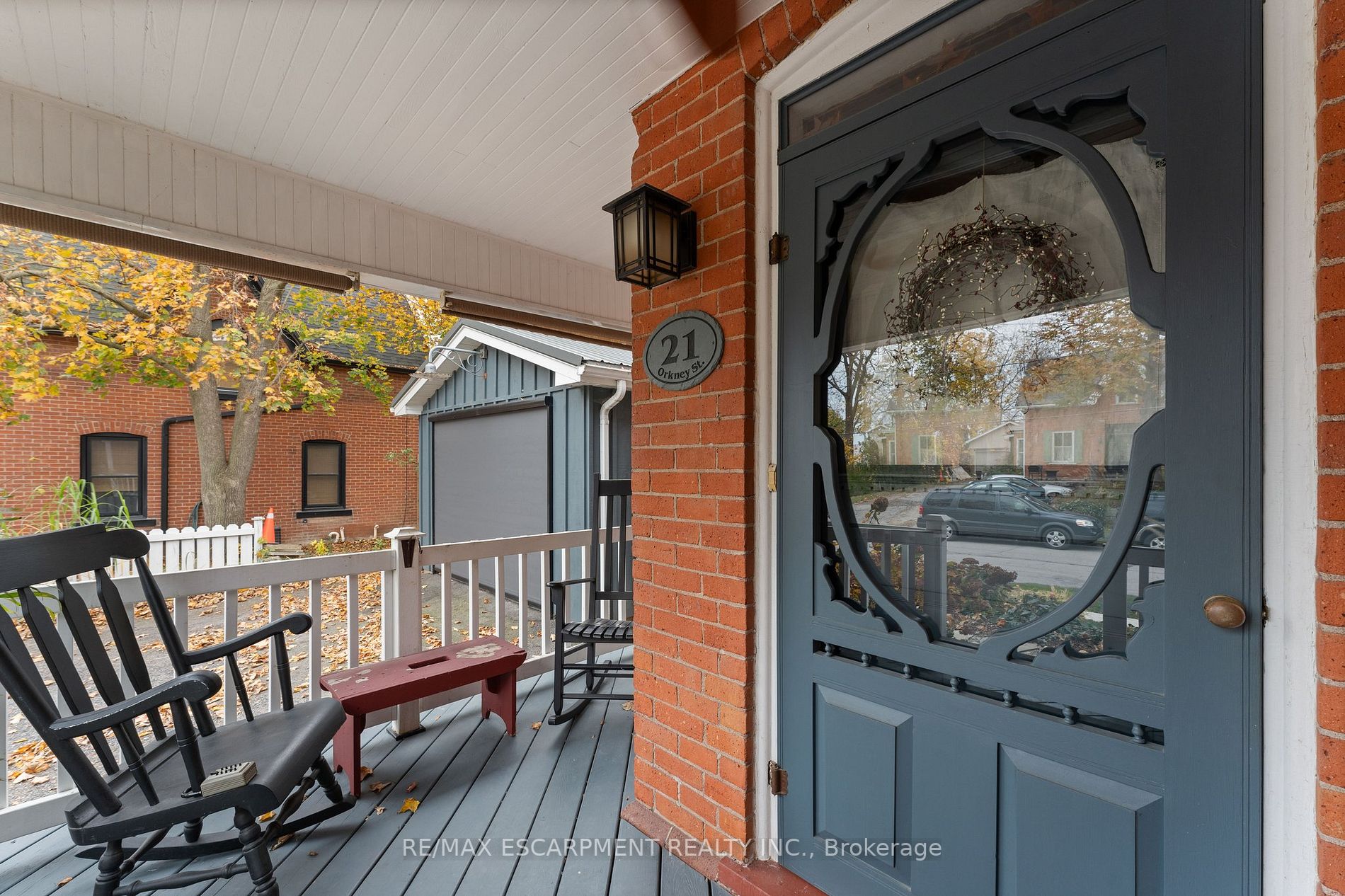 21 Orkney St W
