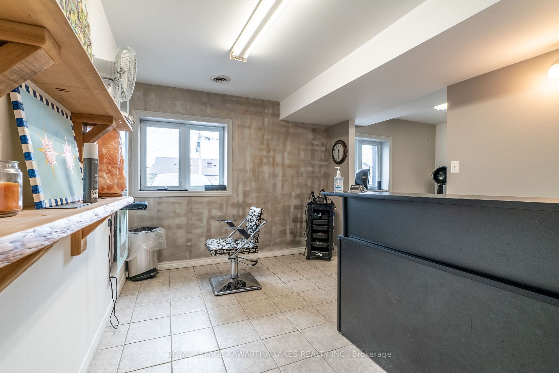 6 Francis St W