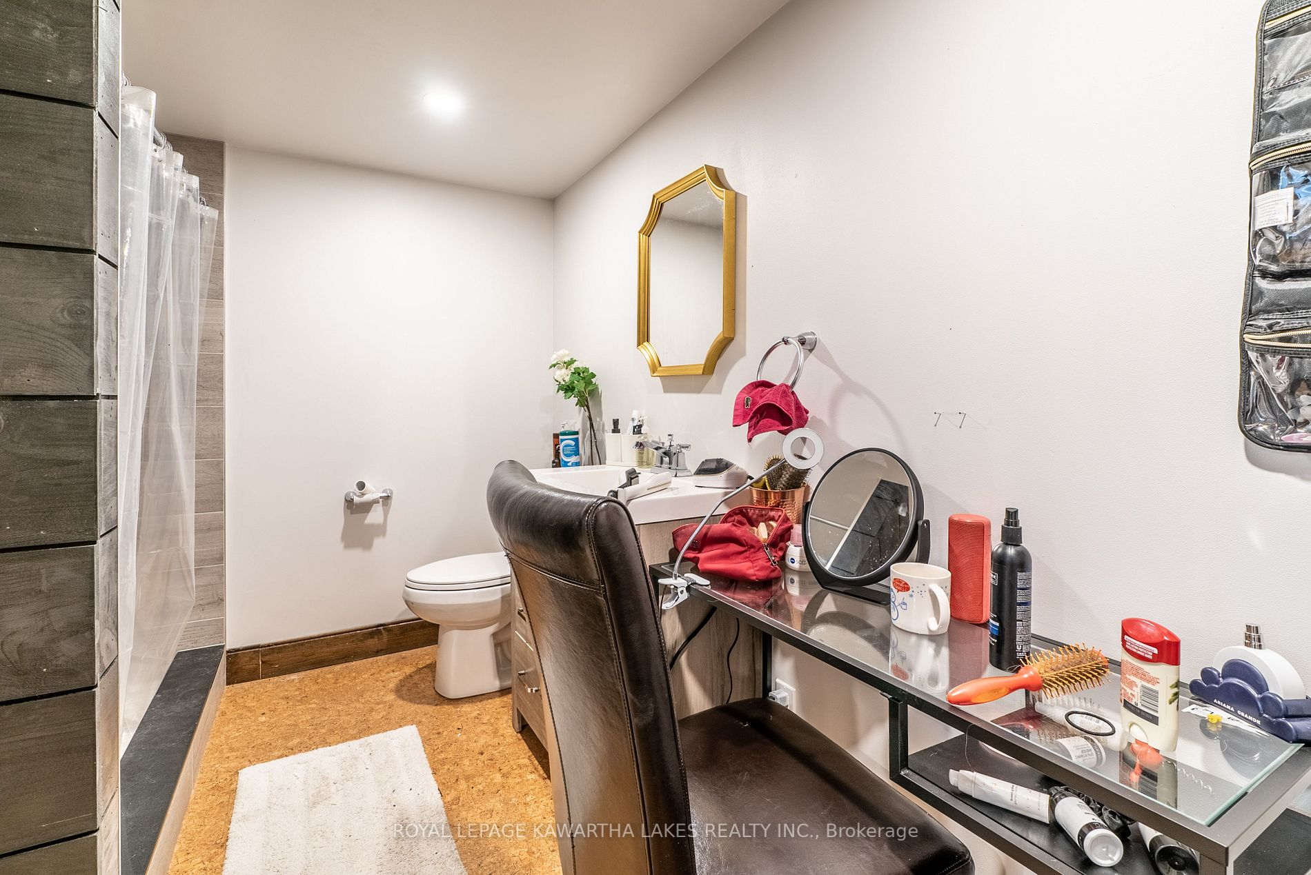 6 Francis St W