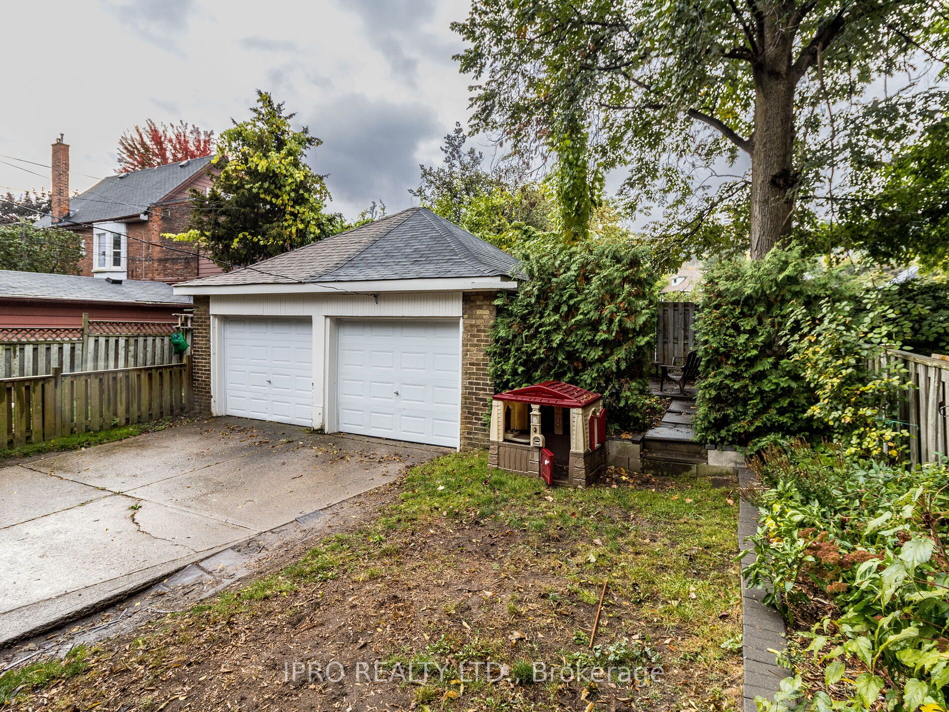 22 Delaware Ave