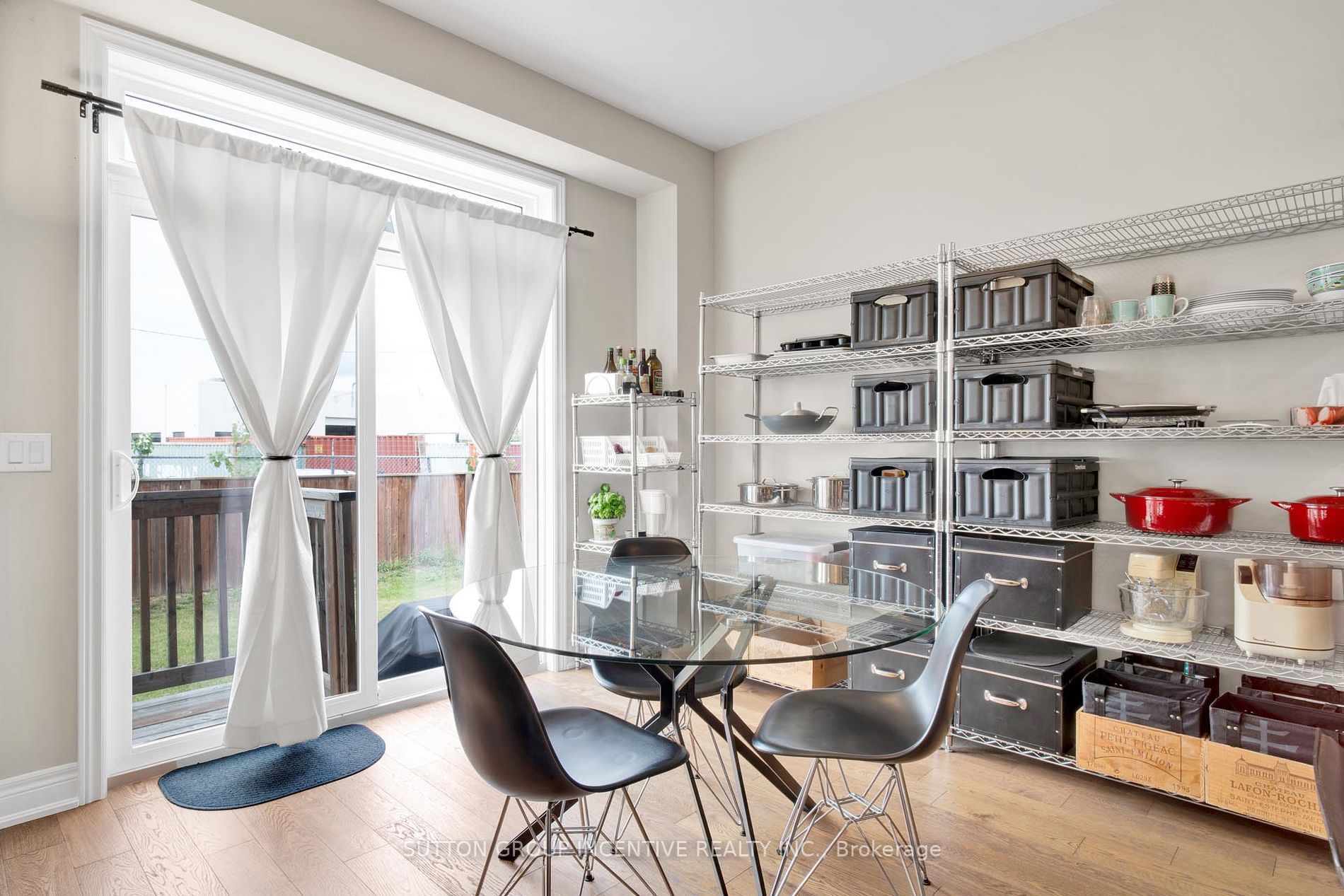 12 Manhattan Crt