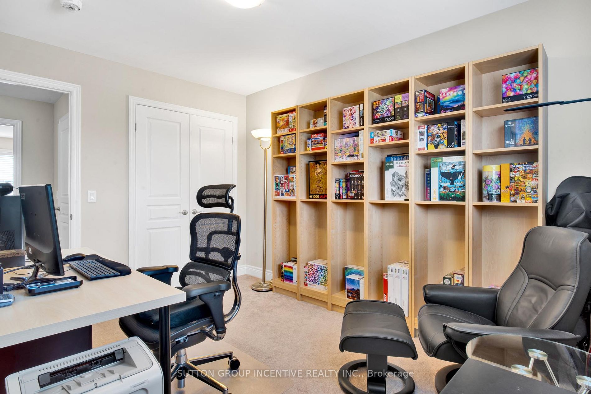 12 Manhattan Crt
