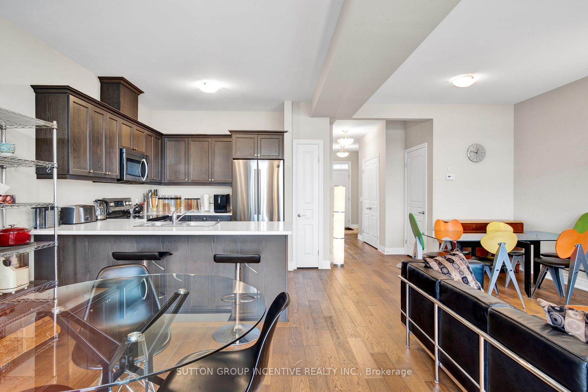 12 Manhattan Crt