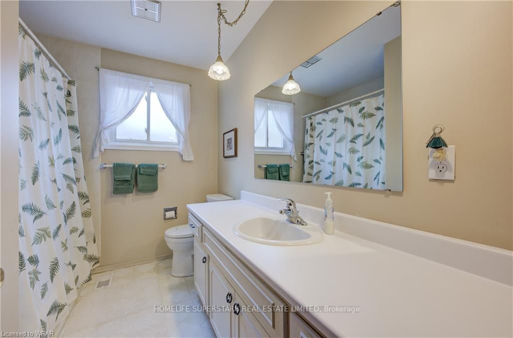 402 Lakeview Dr
