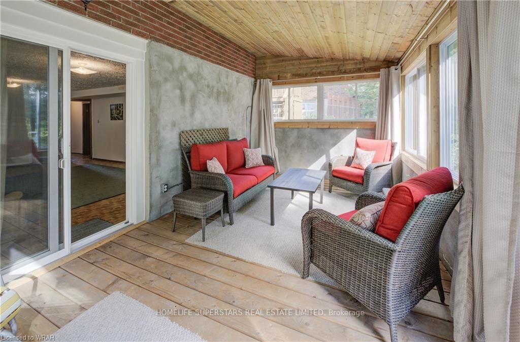 402 Lakeview Dr