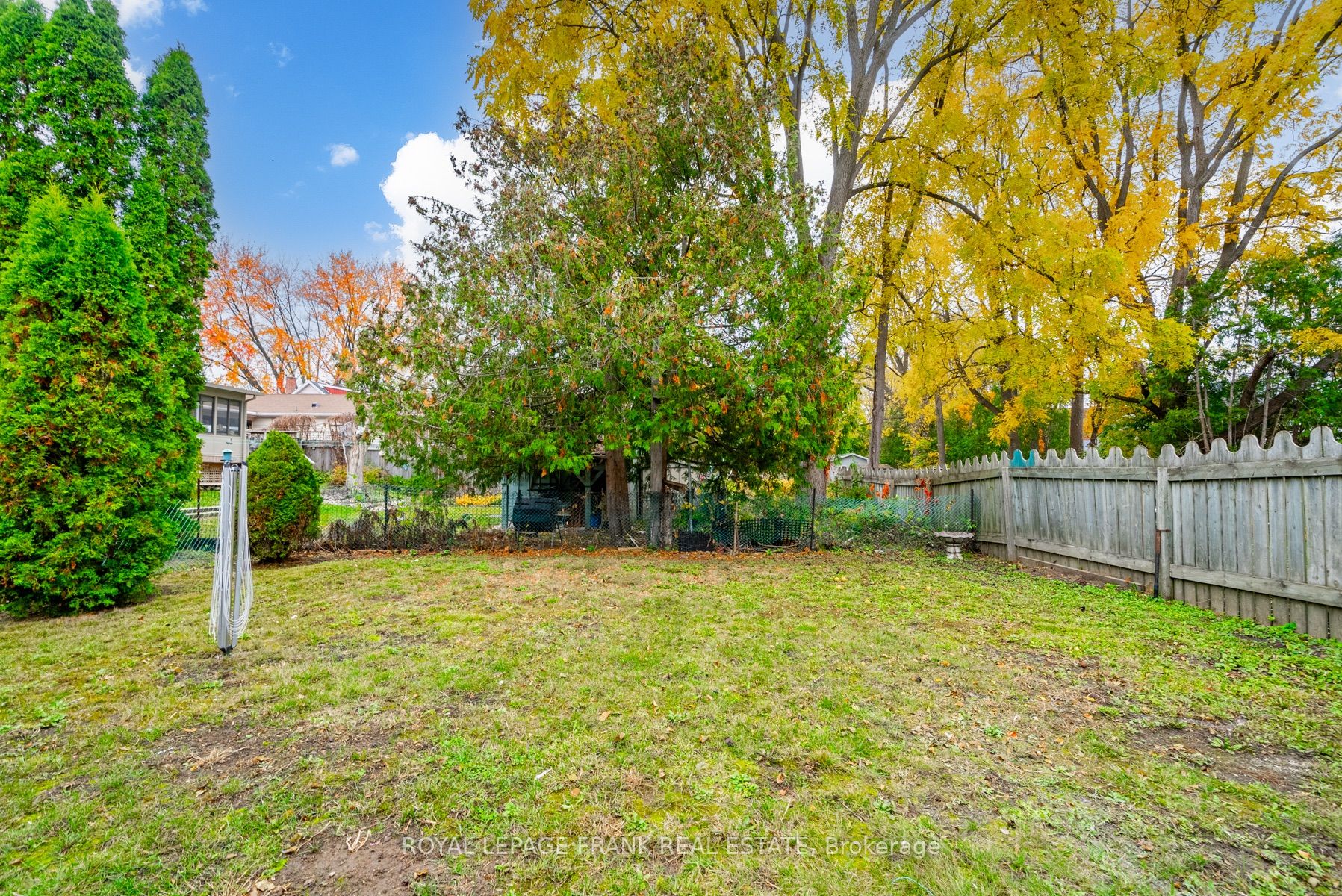 118 Glenelg St W