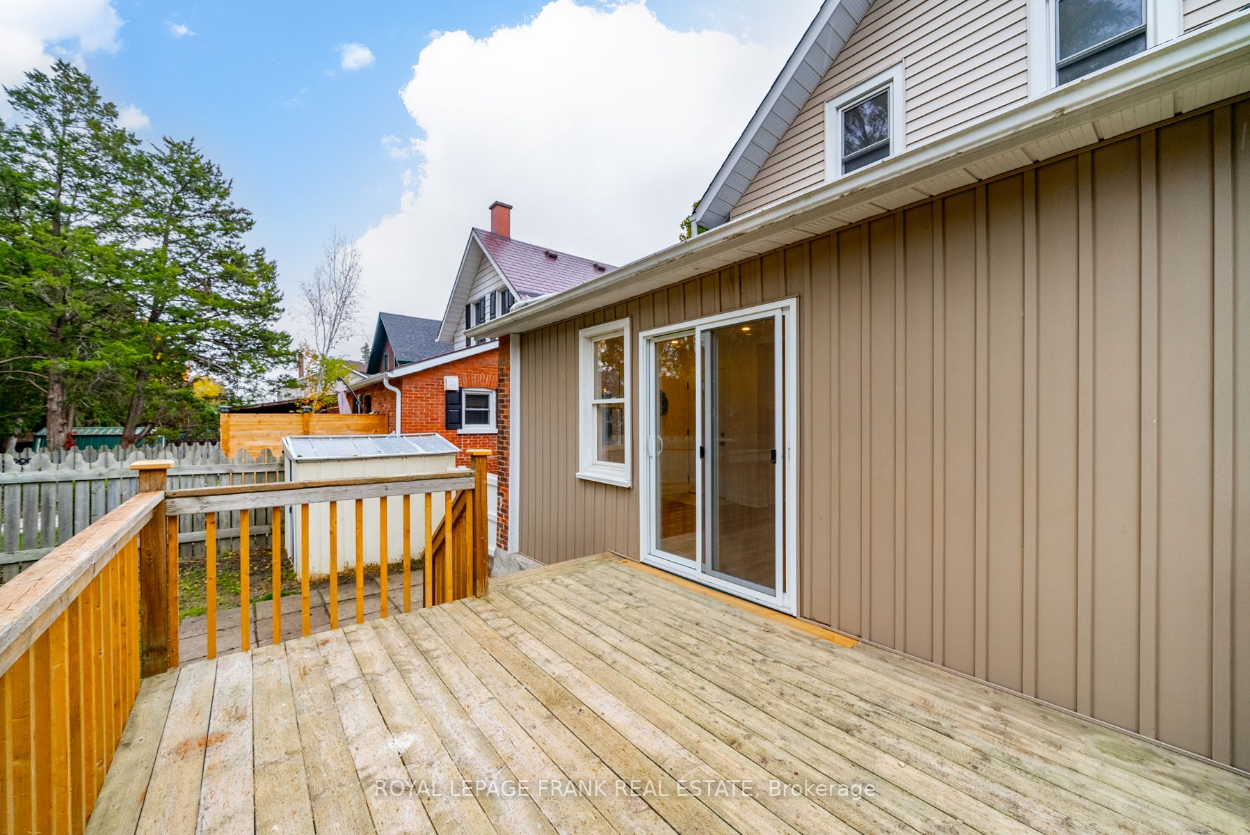 118 Glenelg St W