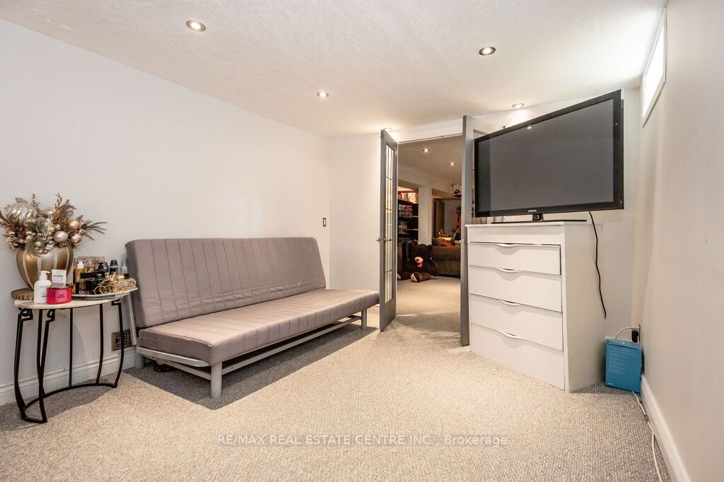 326 Grangewood Dr
