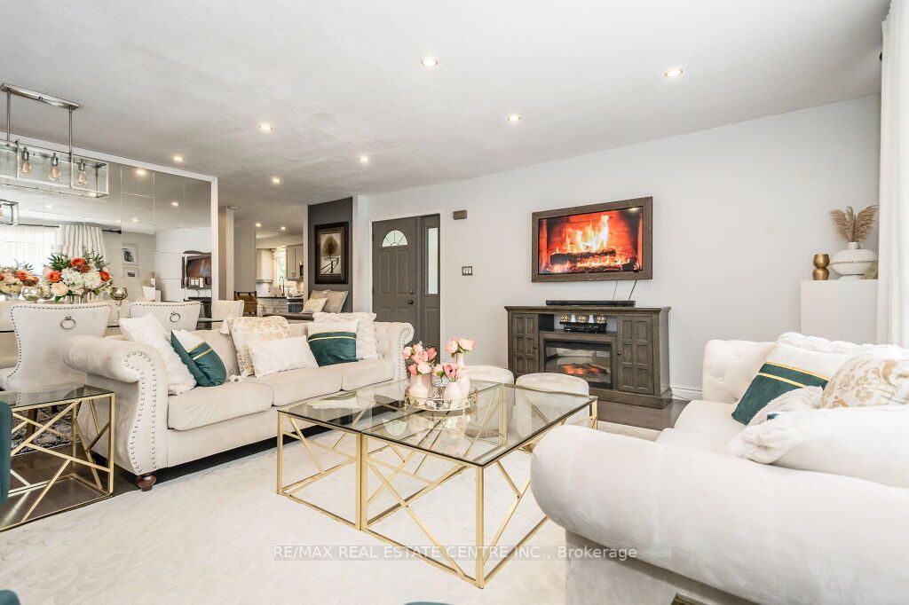326 Grangewood Dr