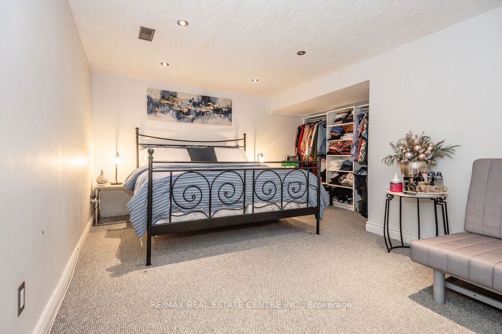 326 Grangewood Dr