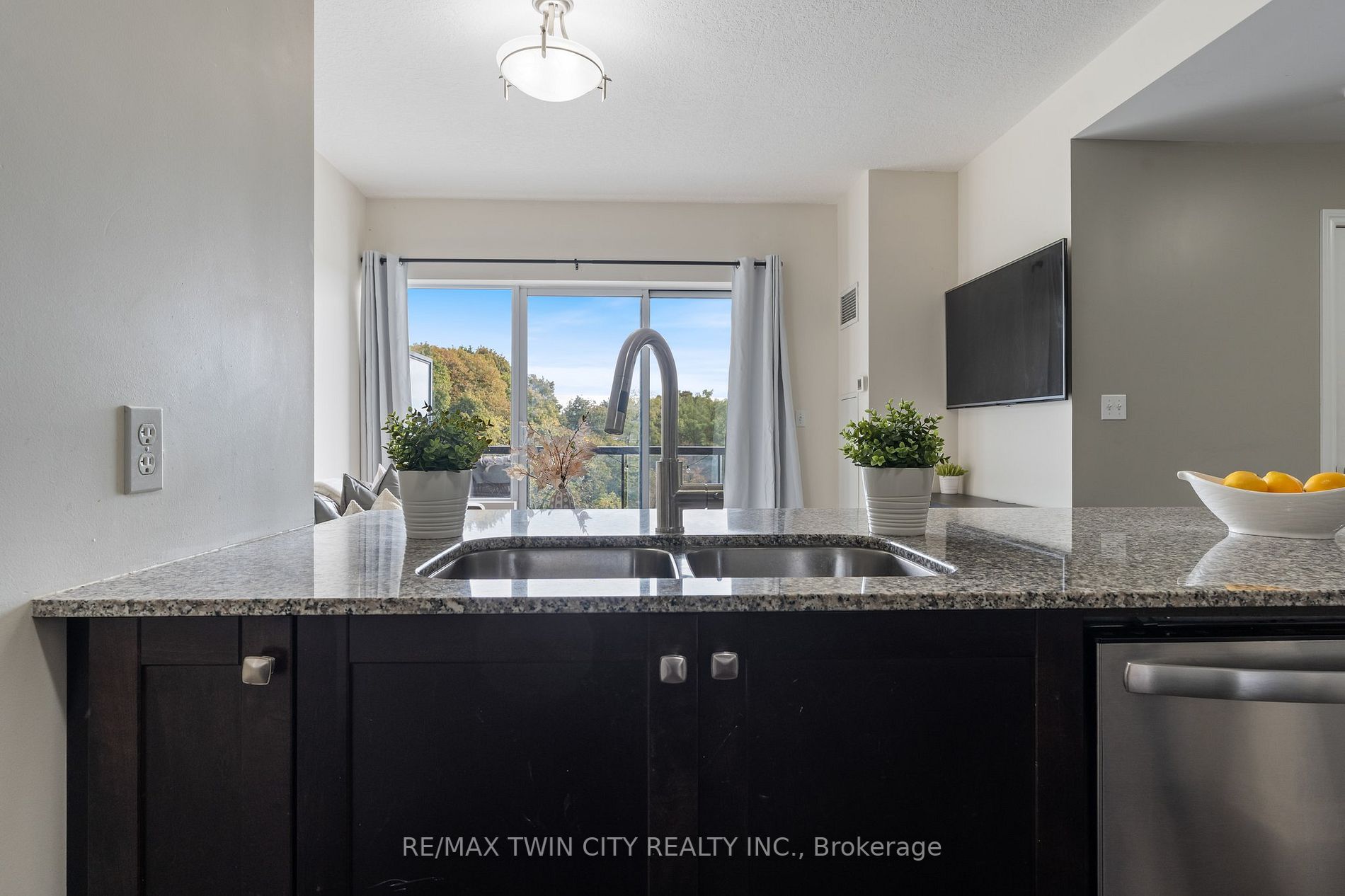 170 Water St N, #601