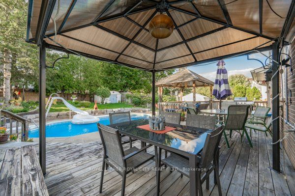 14 Fairmeadow Dr