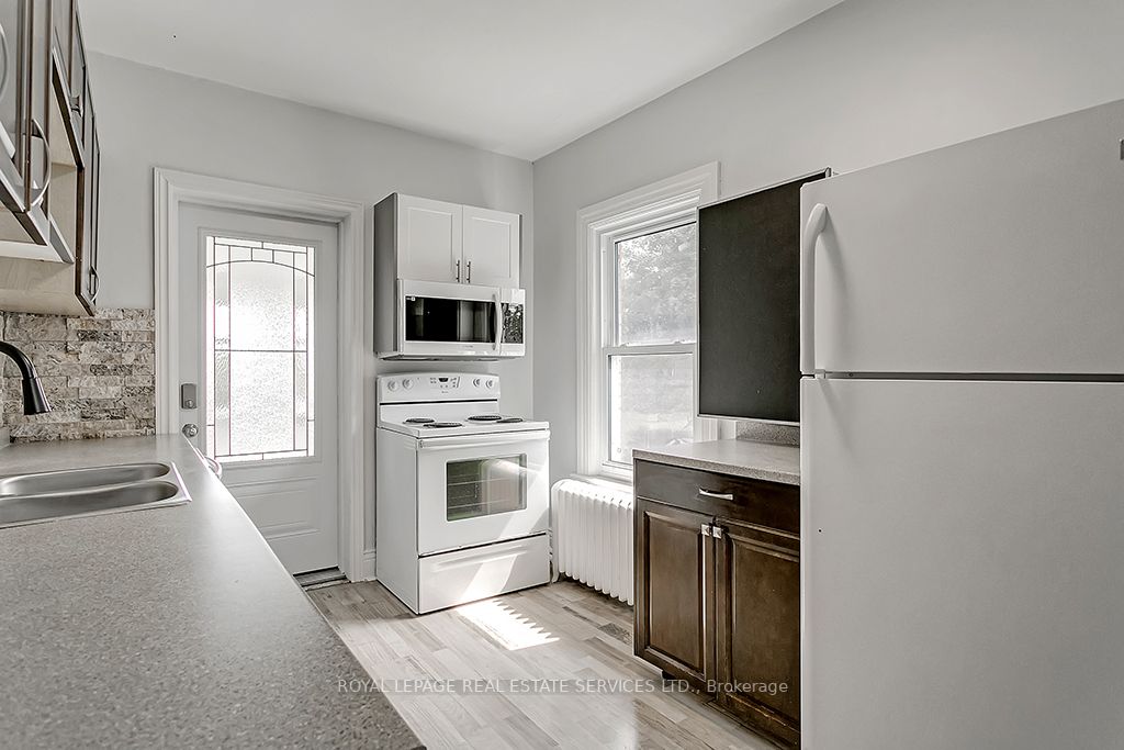 153 Drummond St, #Upper