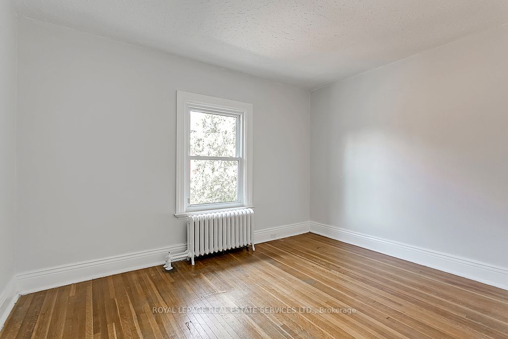 153 Drummond St, #Upper